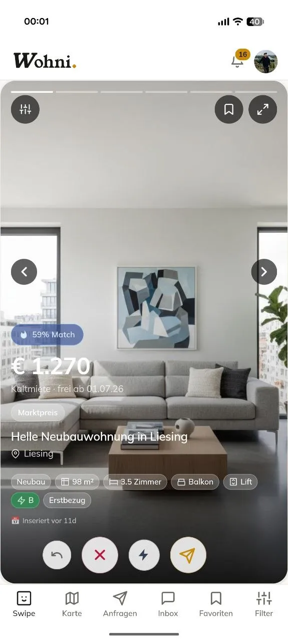 Wohni-App: Wohnungskarte mit Foto, Match-Anteil und Swipe-Aktionen.